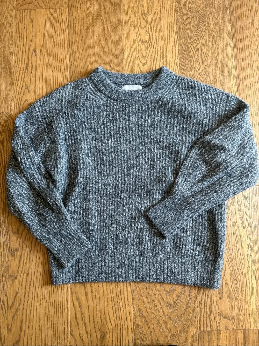 Everlane Oversized Alpaca Crew - Picture 6 of 8